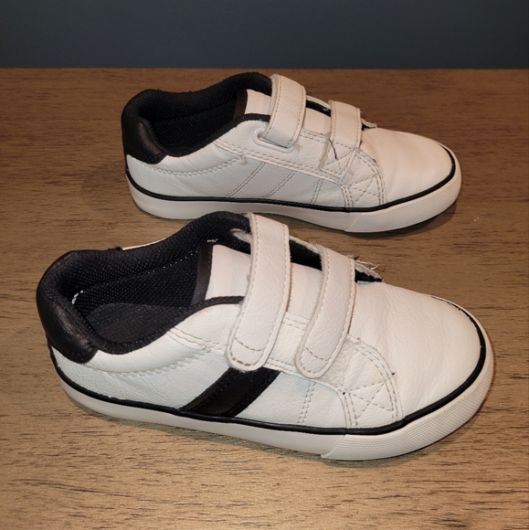 Toddler Children’s Place White Shoes - Picture 2 of 7